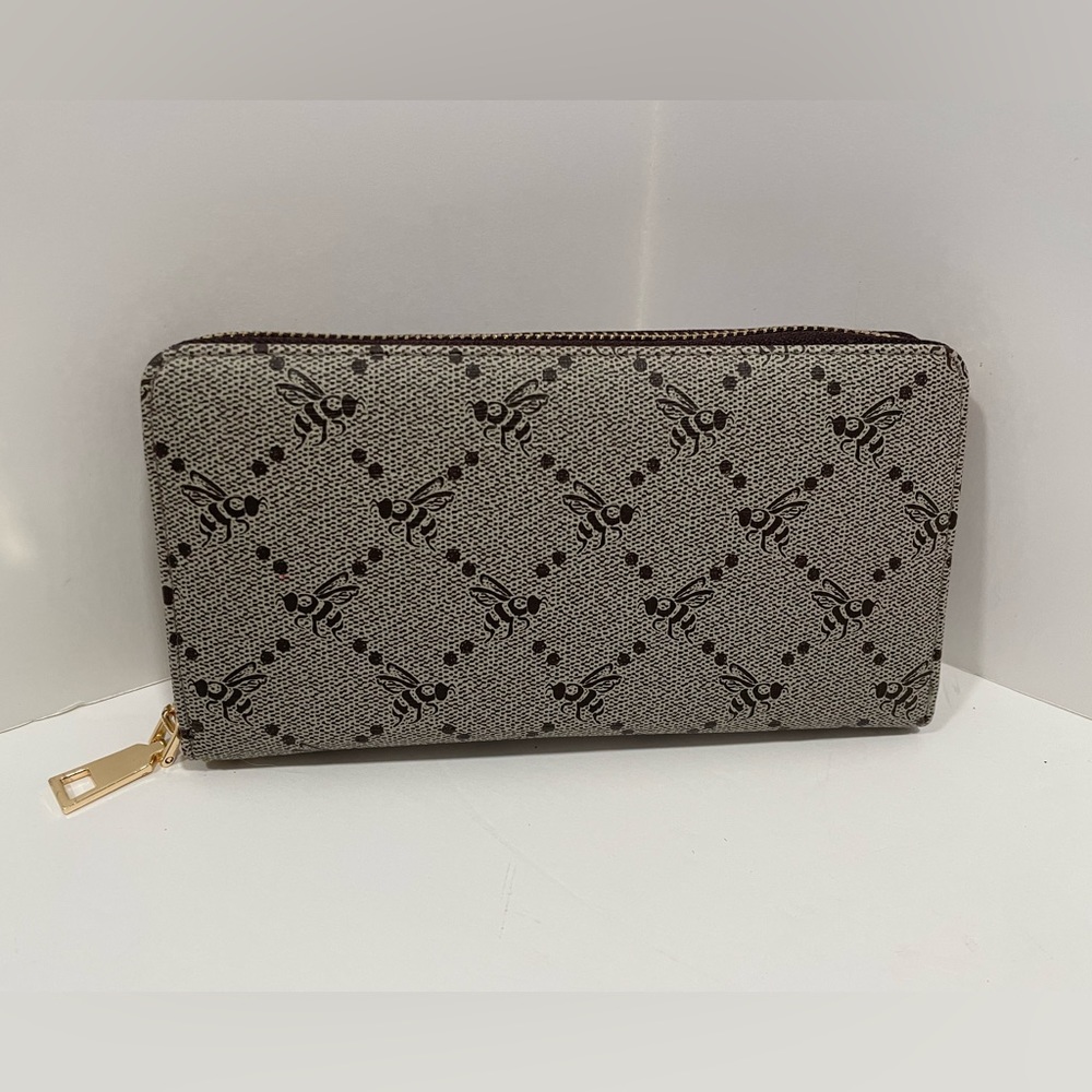 Zip around wristlet wallet brown bumblebees Clutch NEW